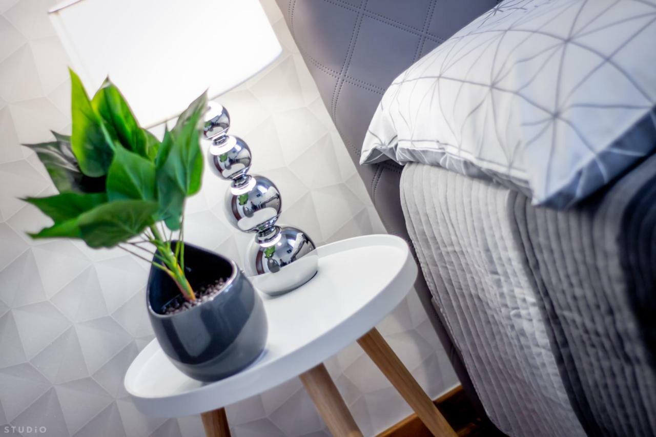*Clicktheflat* Wilcza 33 Street Apart Rooms In The City Center 华沙 外观 照片